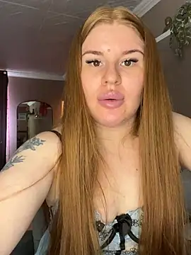 Mochii_26 Adlı Modelin Canlı XXX Sohbeti