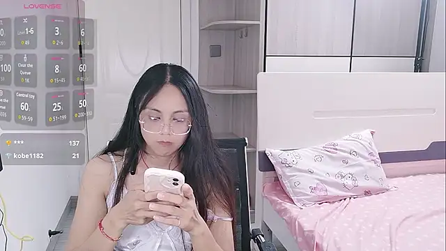yishan-22 – Live XXX-chat