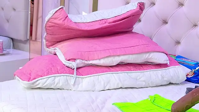 Emaa2_sm's Live XXX Chat