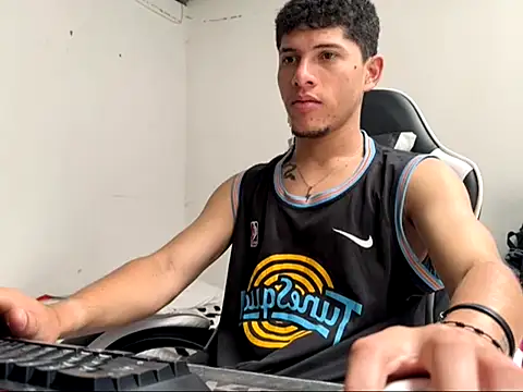 Show de Edward_2709 na webcam