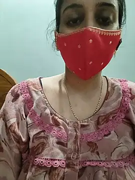 Tamil_shalini élő XXX-chatje