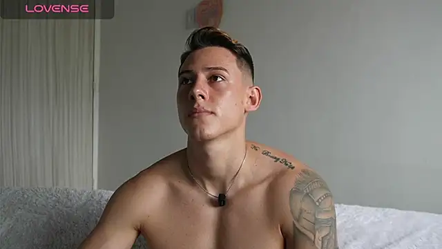 Chat +18 de Muscle_King_Cum ao vivo