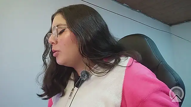 Pao_Ly লাইভ XXX চ্যাট