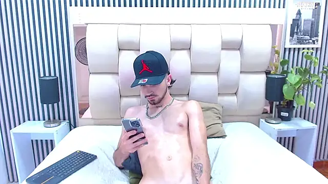 Lucas_Knightn Live XXX chat