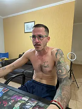MeladoDiMel Adlı Modelin Canlı XXX Sohbeti