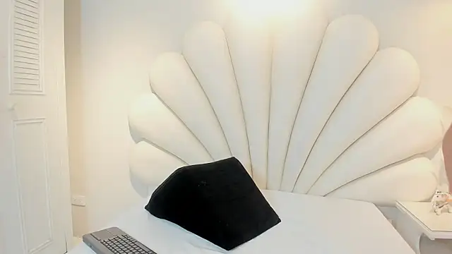 Vyolet_Fire's Live XXX Chat