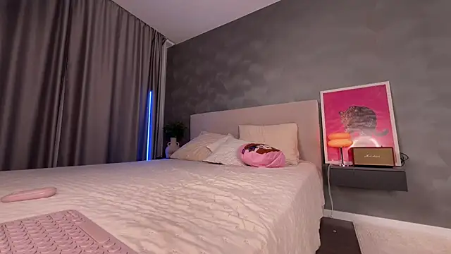 GlossyVixen 现场XXX聊天