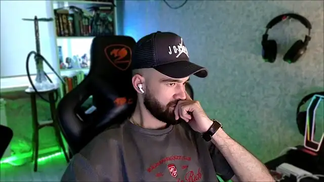 _Serious_Man Chat XXX live