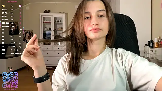 دردشة DarlineBrustera الجنسية المباشرة