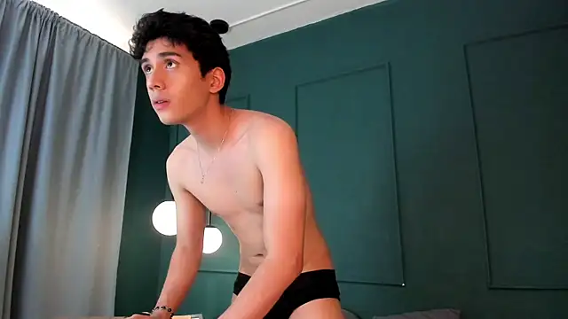 Milan_saint Live XXX-chat