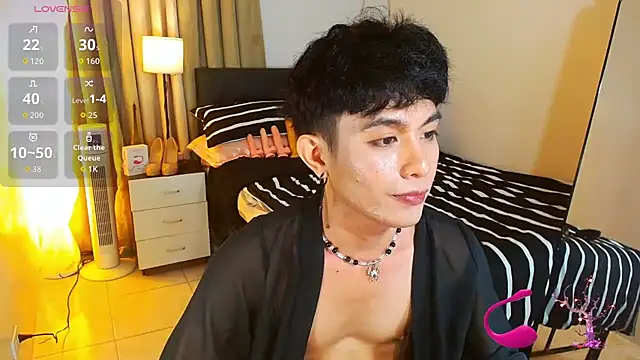 Živý XXX chat WildestTwink