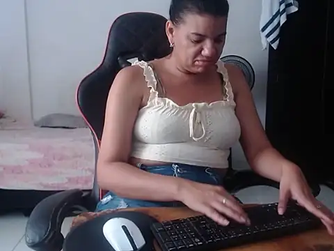 Adriana_0312 Live XXX-Chat