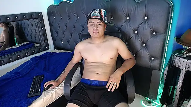 Show modela NoahBrowns_ na web-kameri