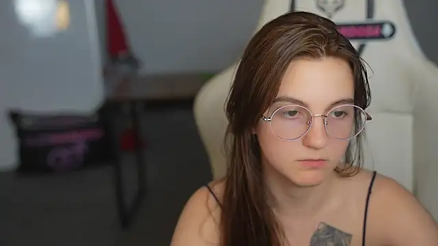 Sweet_cherry054 – Naživo XXX chat