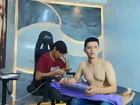 Онлайн чат XXX Benjamin_Alam