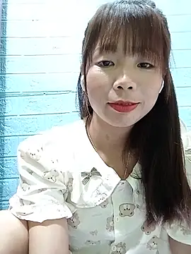 AmyLinee01 即時 XXX 聊天