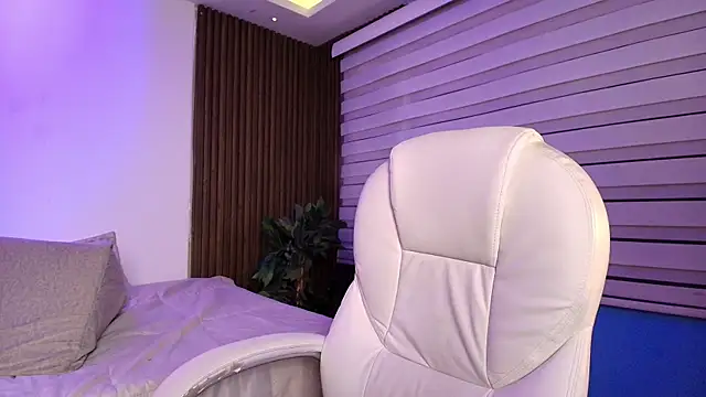Chat +18 de Mili_Cat ao vivo