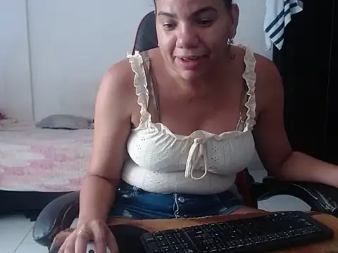 Chatroom XXX en direct de Adriana_0312