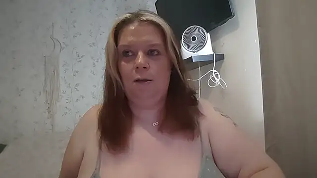 Sinful-Hope Live XXX-Chat