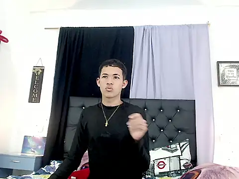 RoySteven Live XXX-chat