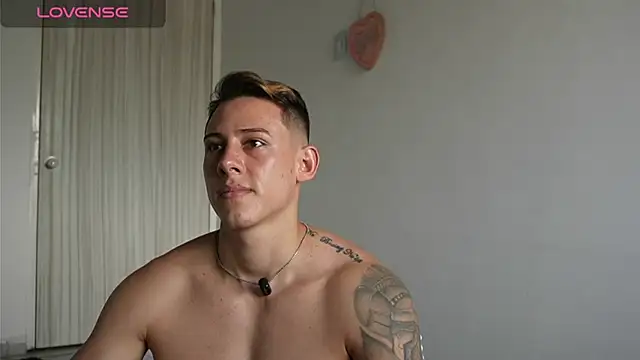 دردشة Muscle_King_Cum الجنسية المباشرة