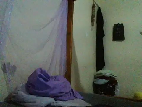 Chat +18 de queenzulfa ao vivo