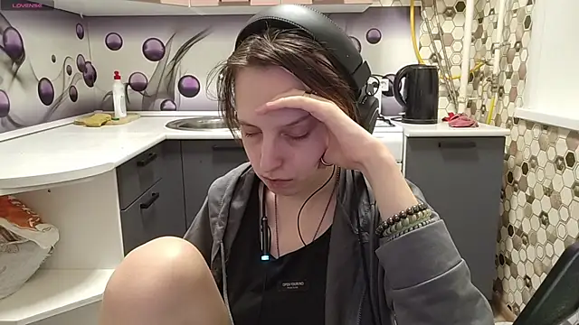 Saranade Adlı Modelin Canlı XXX Sohbeti