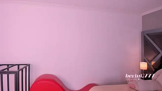 AmberiniHoffman's Live XXX Chat