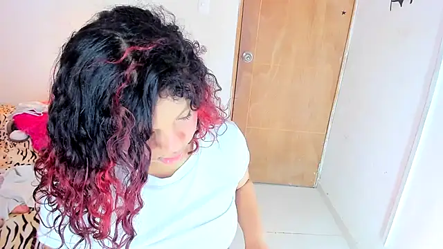 Chat XXX en directo de Emily_Coper18