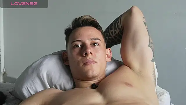 Muscle_King_Cum Adlı Modelin Canlı XXX Sohbeti