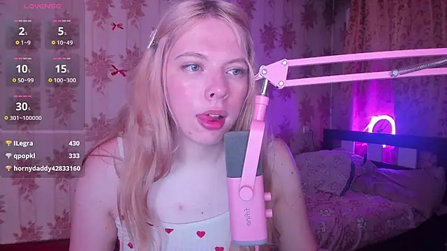 Cutie_Bambi 现场XXX聊天