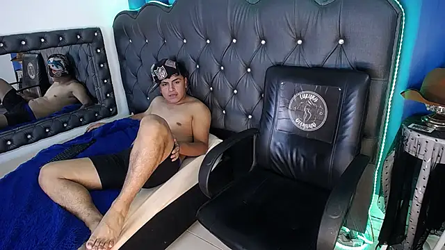 Chat XXX en directo de NoahBrowns_