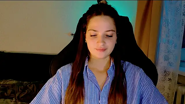 KiraVair's Live XXX Chat