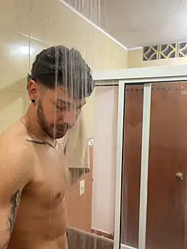 Guyinthemountain Adlı Modelin Canlı XXX Sohbeti