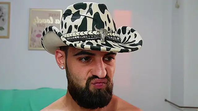 Chat XXX en directo de HairyRobxxx
