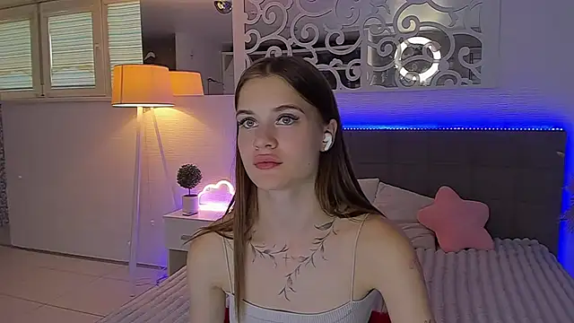 LuisaClover's Live XXX Chat