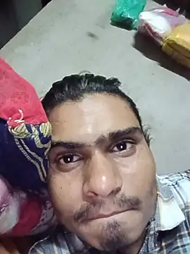 Show modela Yash_Sharma18 na web-kameri
