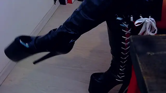 DommeBellatrix live XXX chat