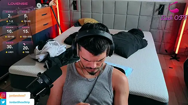 JordanShow live XXX chat