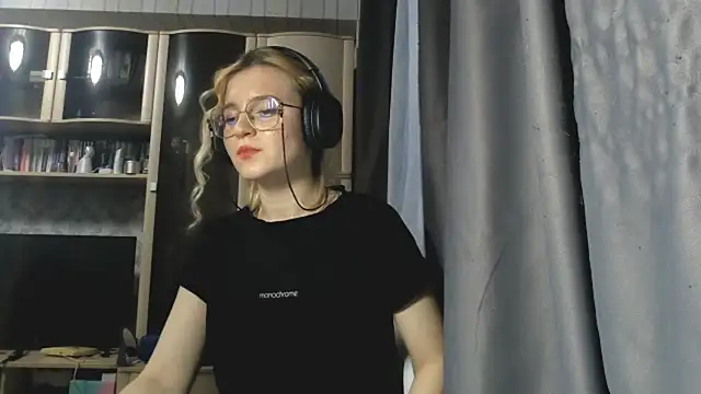 Adelinetre – Live XXX-chat