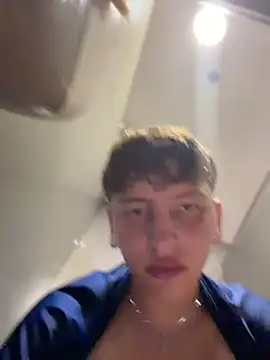 Czat XXX na żywo – ARON_LUXX
