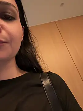lunalovelee Adlı Modelin Canlı XXX Sohbeti