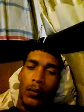 NaughtyGuy0071 Live Chatraum