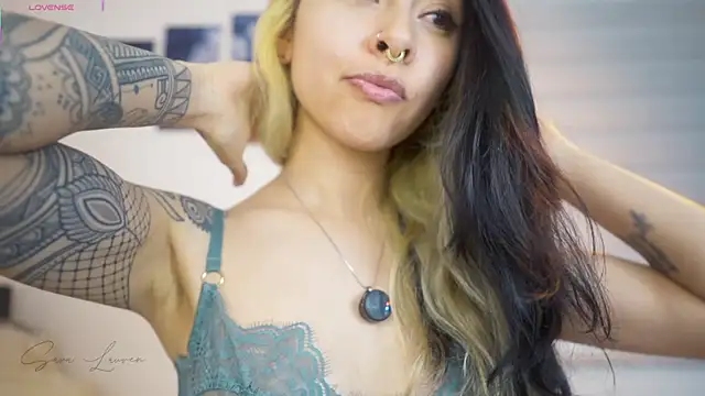 sara-lauren Chat XXX live