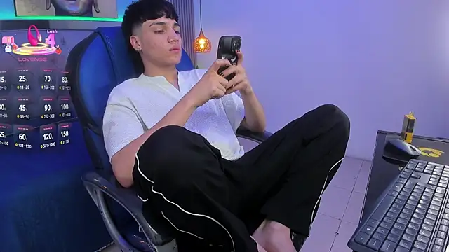 צ'אט XXX בשידור חי של SamBlack_