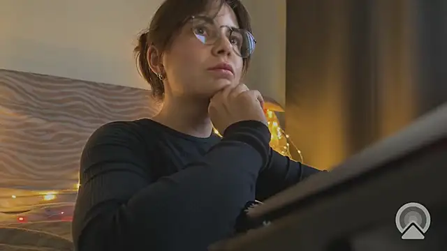 Feloraa's Live XXX Chat