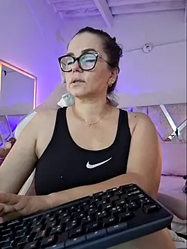 Chat +18 de MariaPau_83 ao vivo
