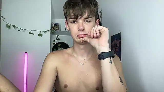 YourMilkyGuy Adlı Modelin Canlı XXX Sohbeti