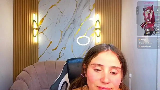 Ariana18_b's Live XXX Chat