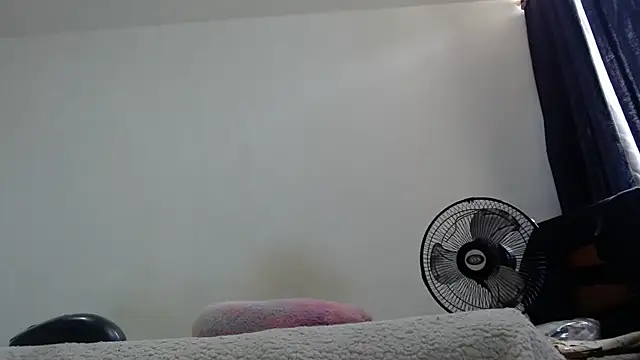 Онлайн чат XXX nicolle_milf1978